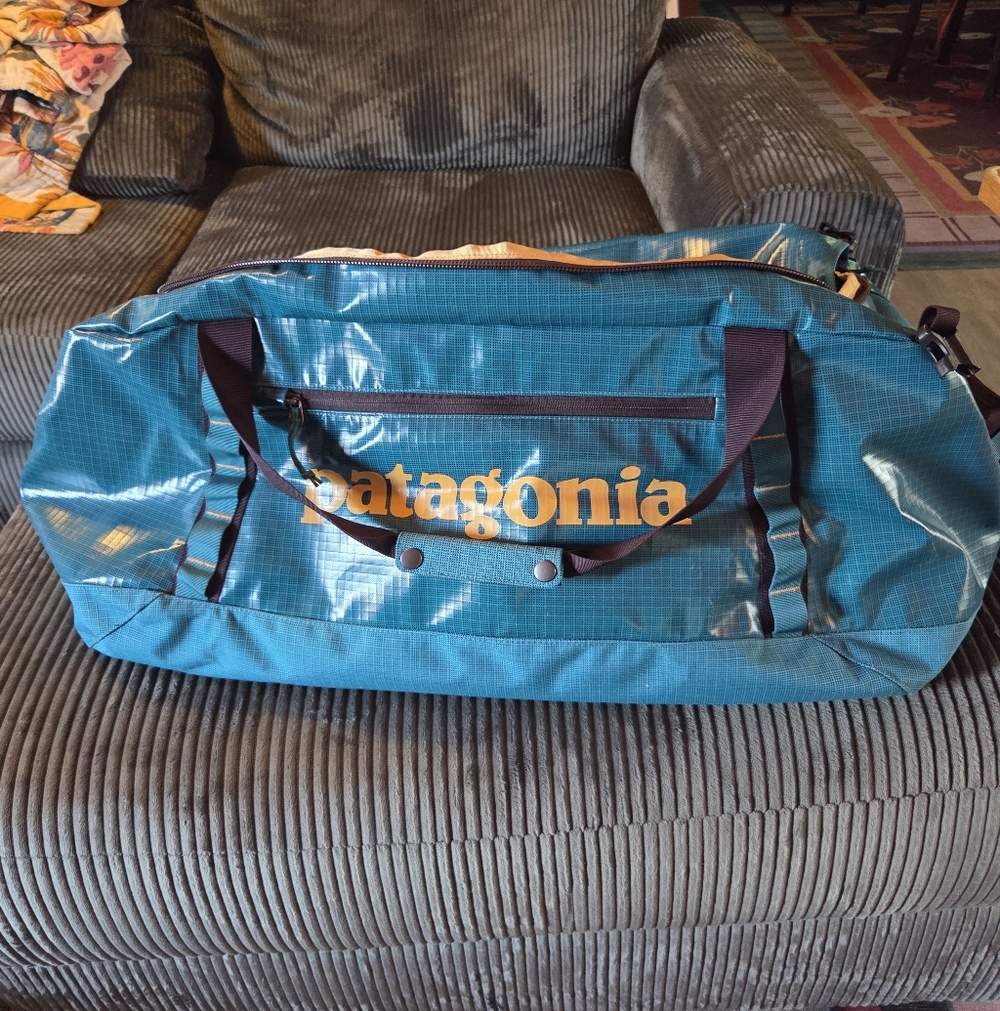 NWOT Patagonia Black Hole Duffel 70l Teal & Yellow